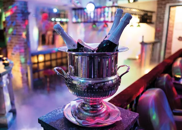 Ringhotel Alpenhof - Patchworkhotel فندق